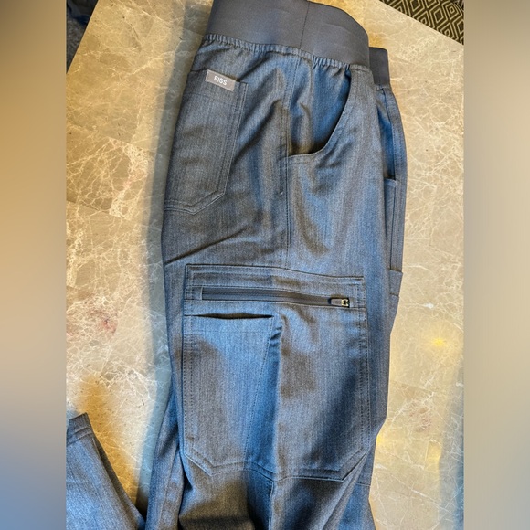 YOLA WITH YOGA WAISTBAND PETITE SKINNY SCRUB PANTS
Size XSP - Picture 6 of 9